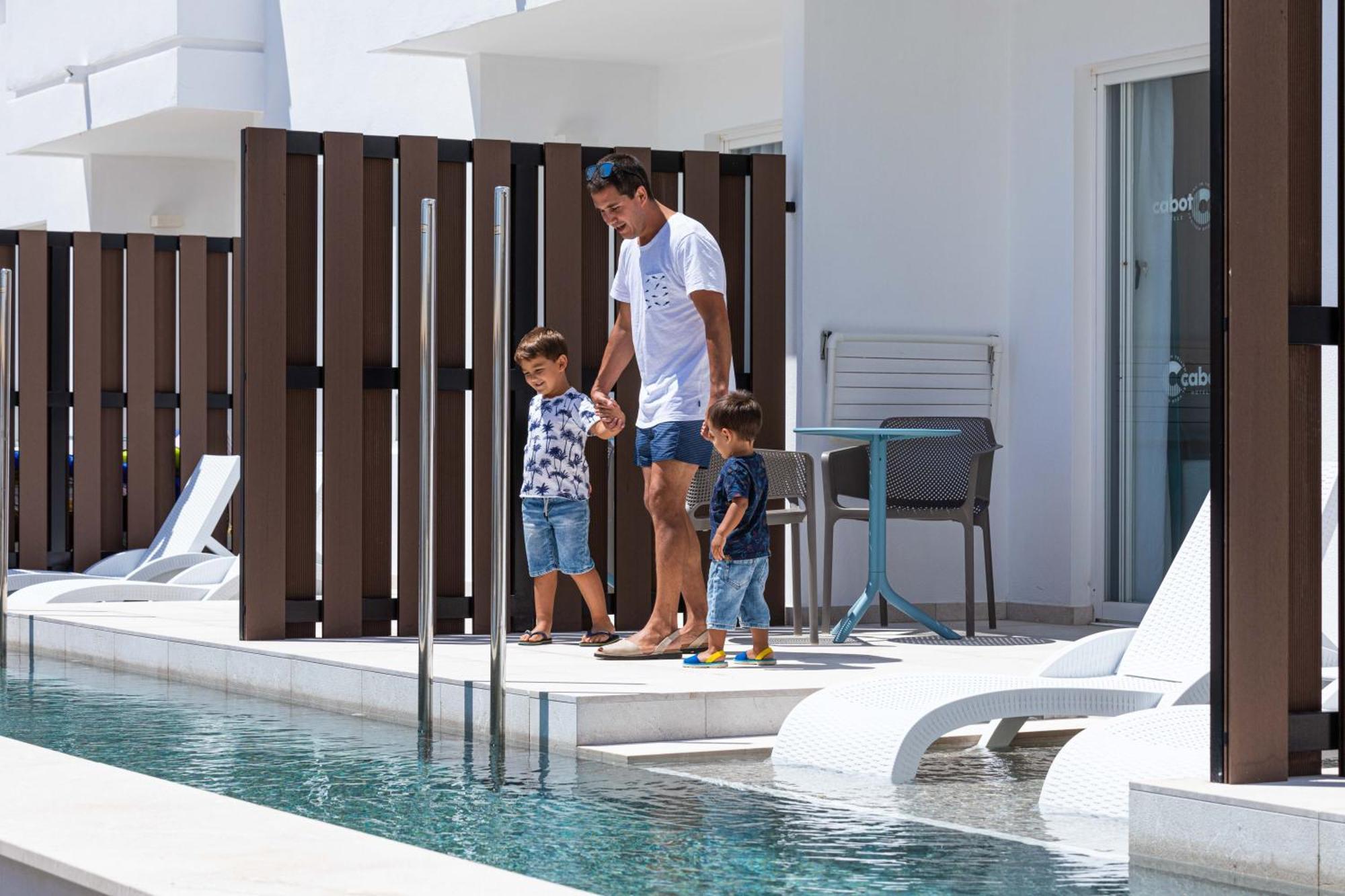 Cabot Hobby Club Apartments ปอร์ต เด โปเญนซา ภายนอก รูปภาพ