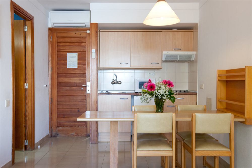 Cabot Hobby Club Apartments ปอร์ต เด โปเญนซา ภายนอก รูปภาพ