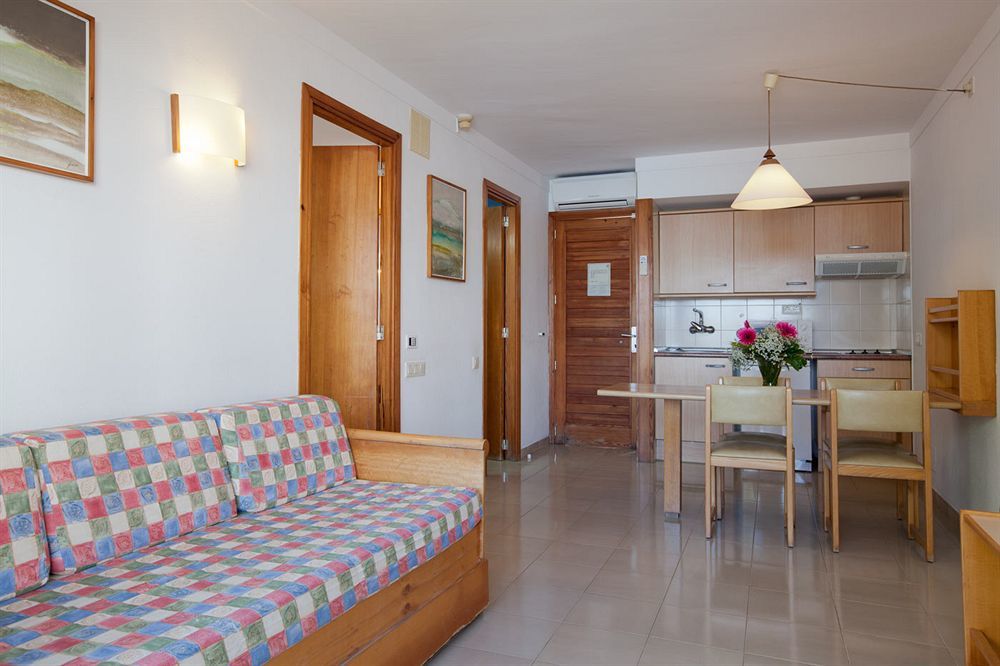 Cabot Hobby Club Apartments ปอร์ต เด โปเญนซา ภายนอก รูปภาพ