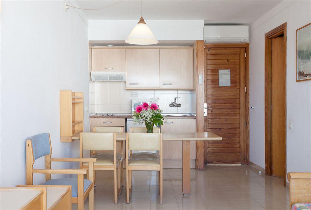 Cabot Hobby Club Apartments ปอร์ต เด โปเญนซา ภายนอก รูปภาพ